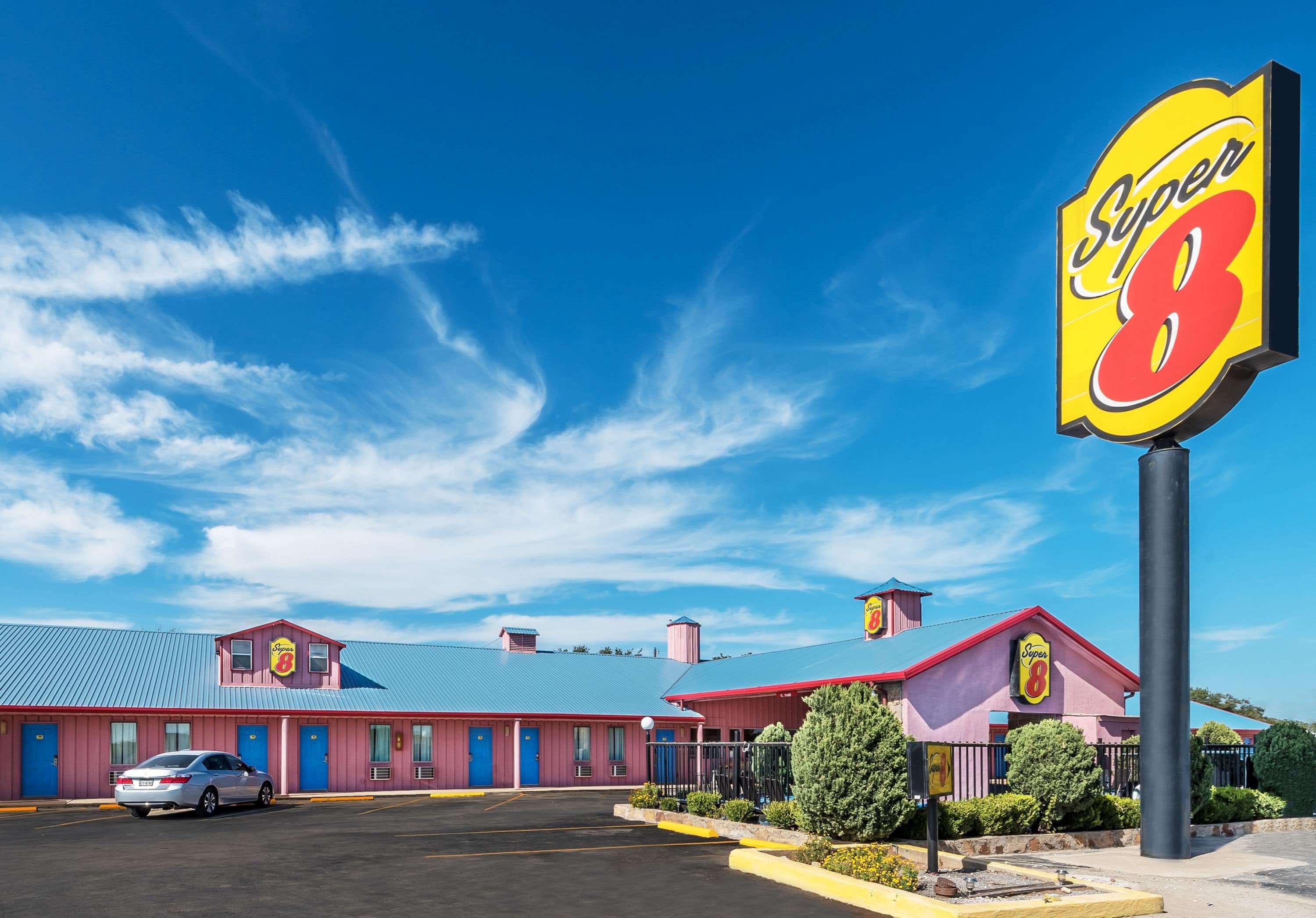 Super 8 By Wyndham Hotel 2*
