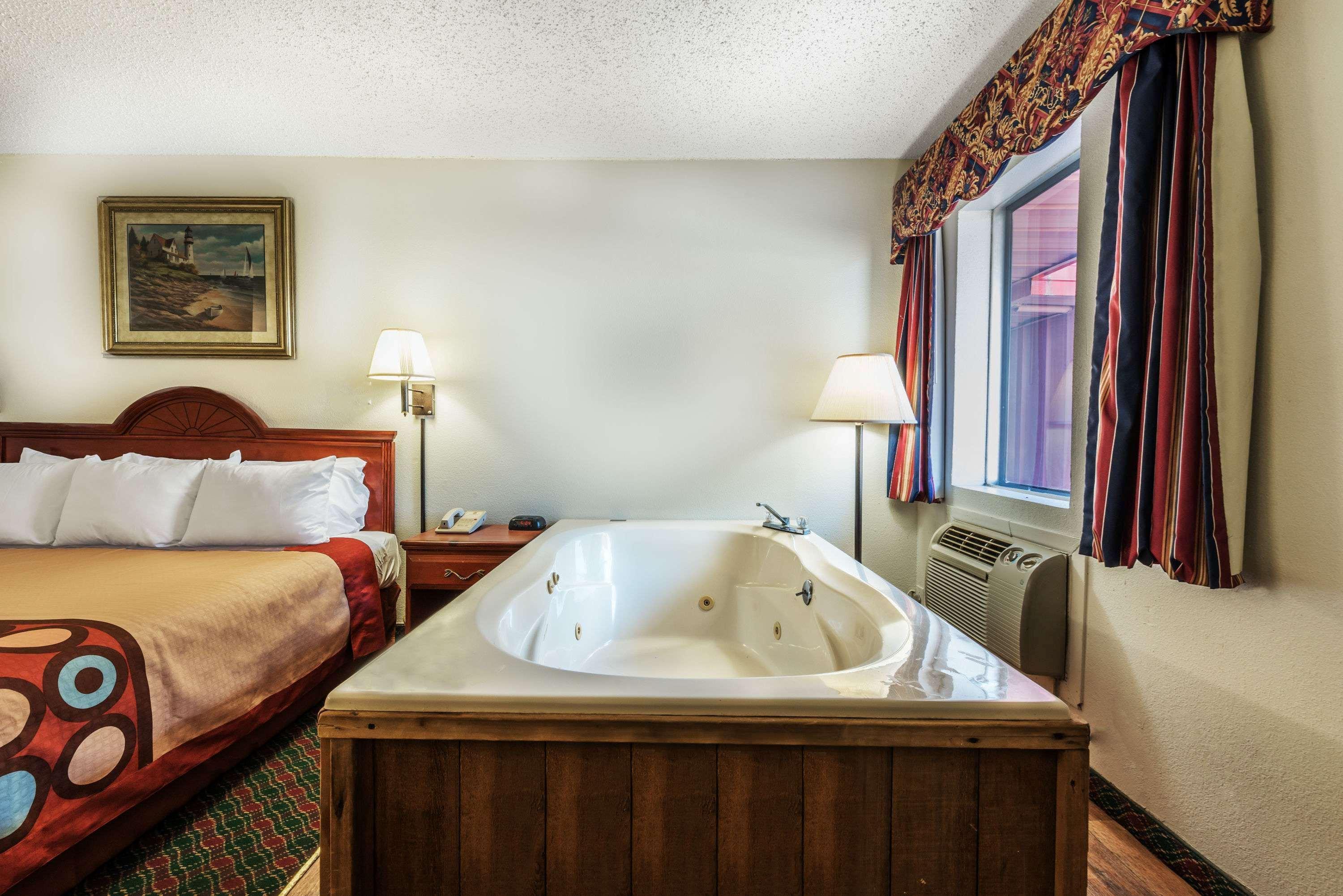 Super 8 By Wyndham Hotel