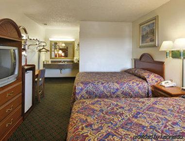 Hotel Super 8 By Wyndham 2*