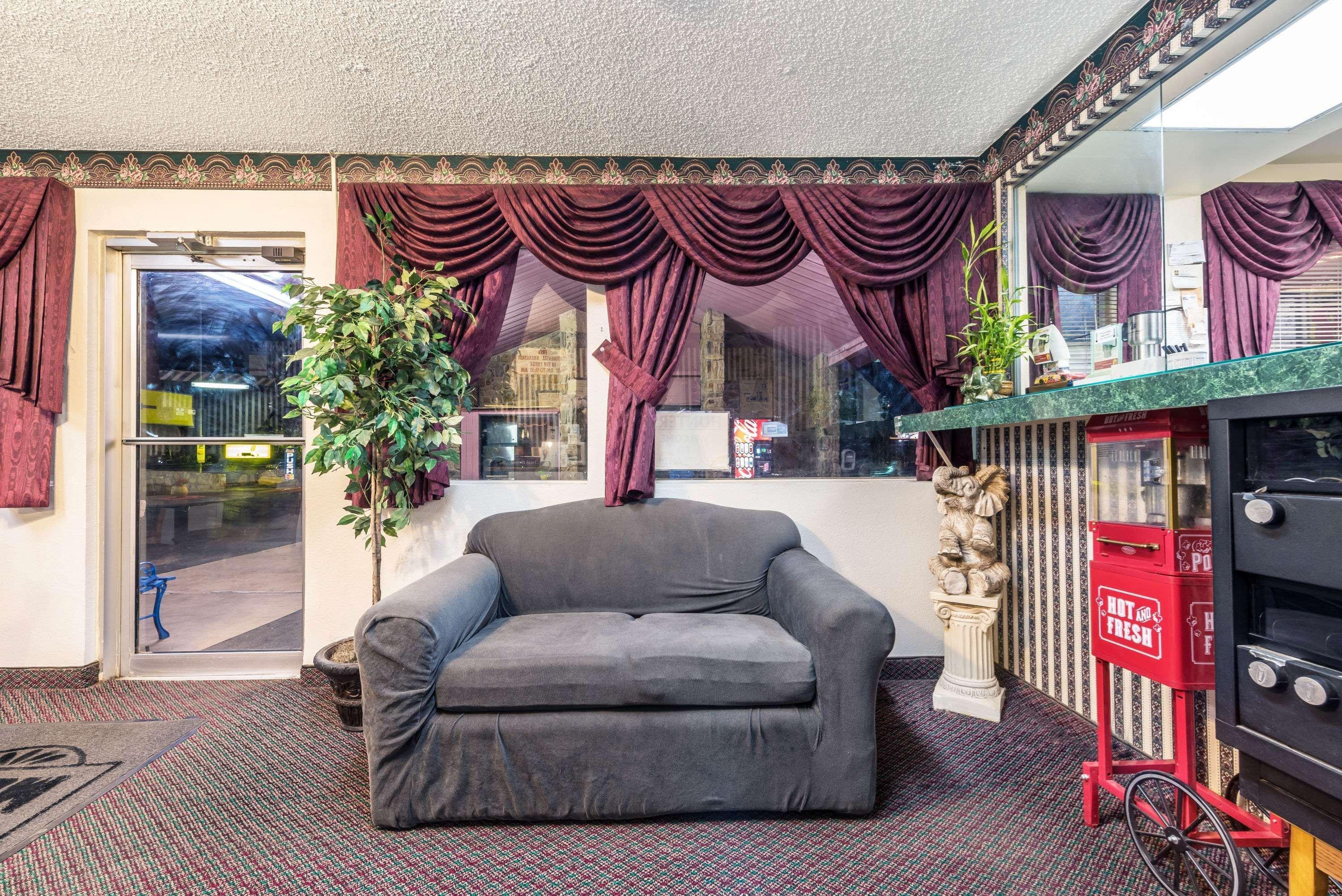 Hotel Super 8 By Wyndham 2*